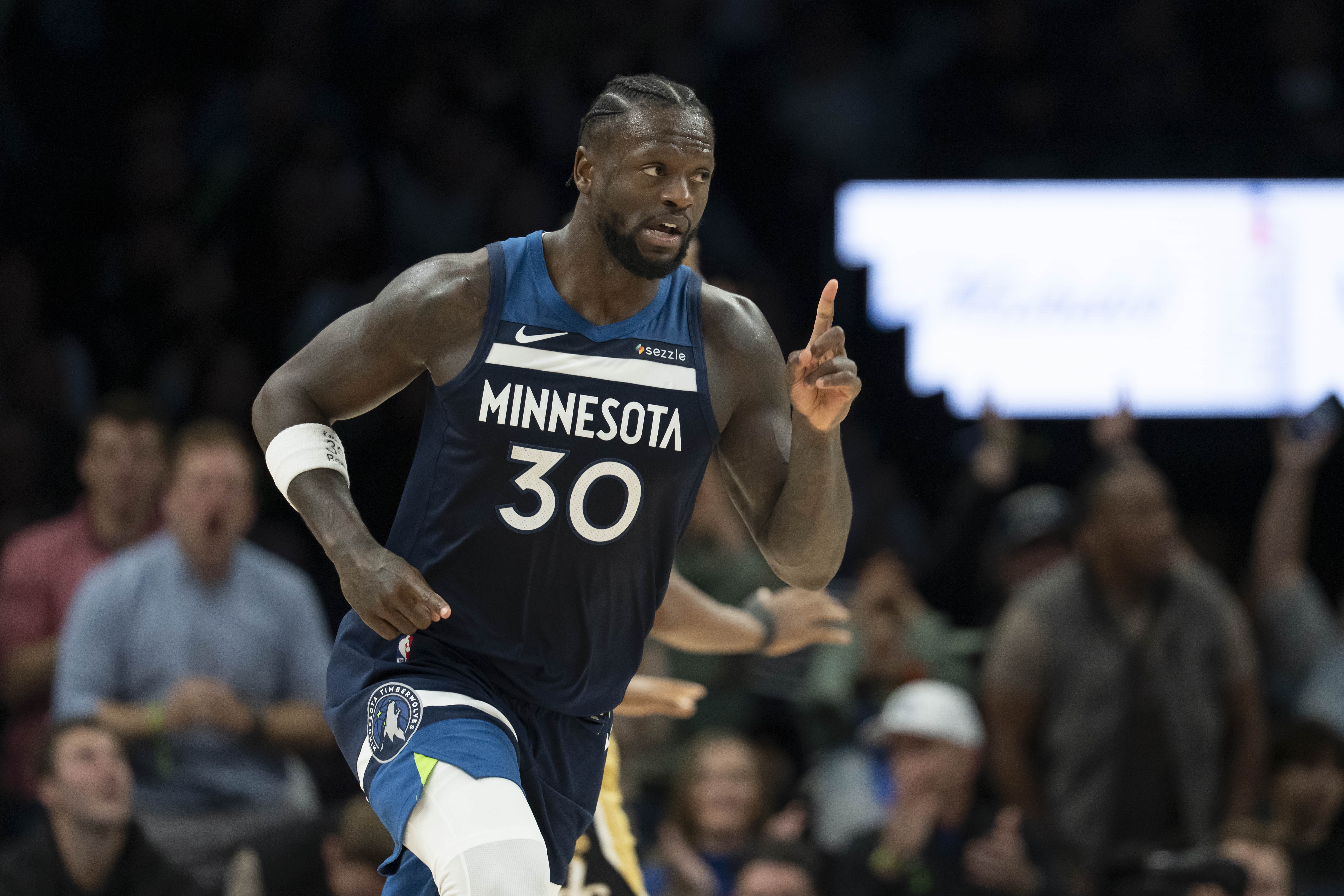 开云体育入口-带队赢球！兰德尔14中9砍全场最高24分 三分4中3&amp;没有失误